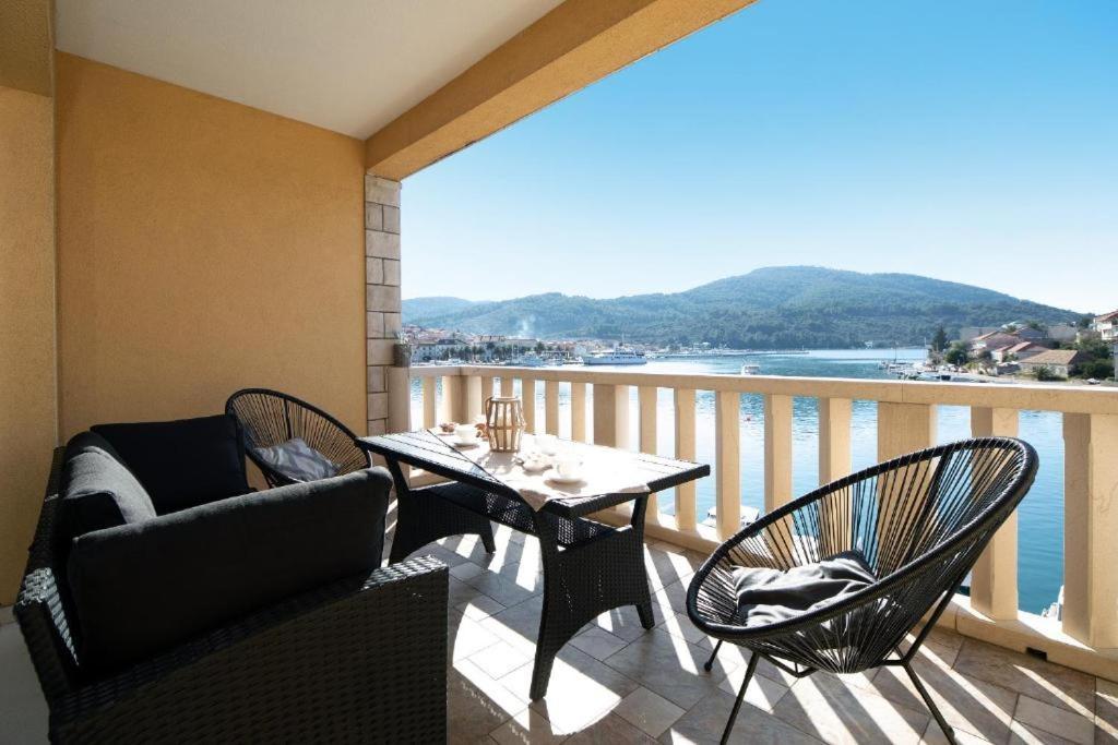 Apartments Dea Caeli Vela Luka Bagian luar foto