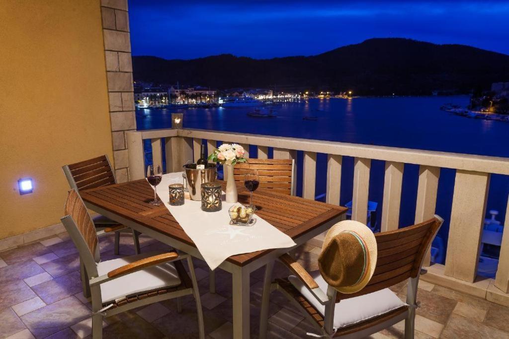 Apartments Dea Caeli Vela Luka Bagian luar foto