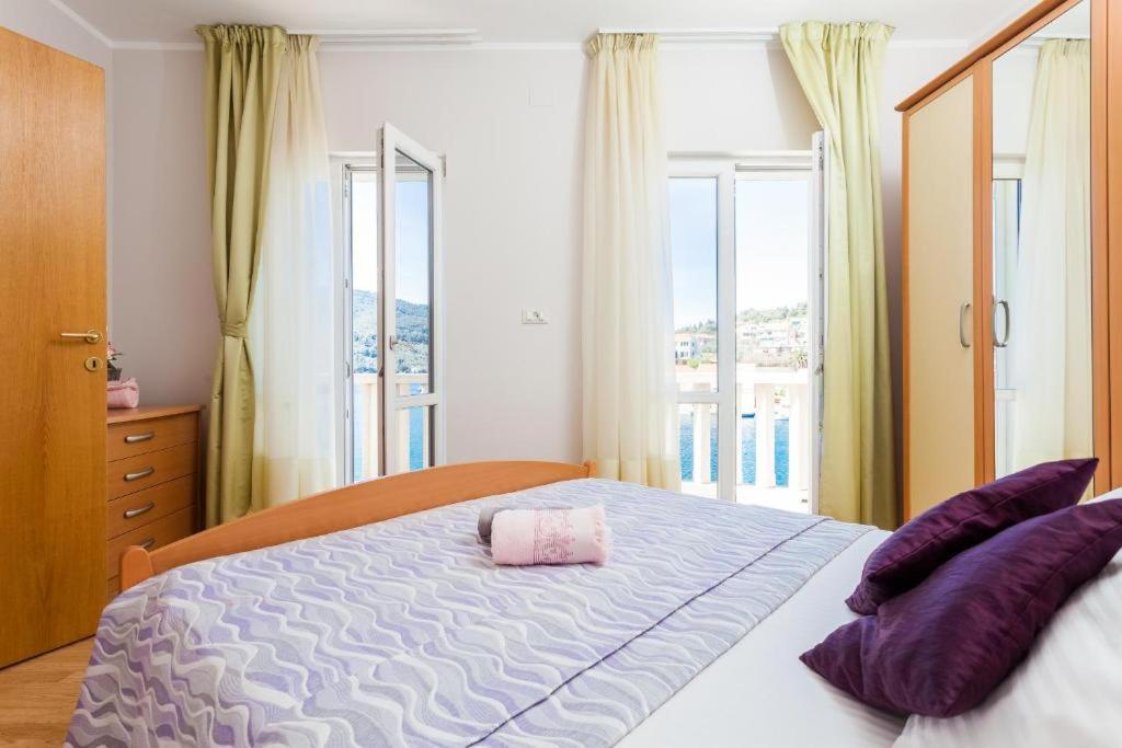Apartments Dea Caeli Vela Luka Bagian luar foto