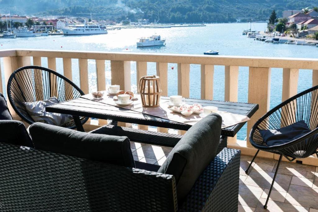 Apartments Dea Caeli Vela Luka Bagian luar foto