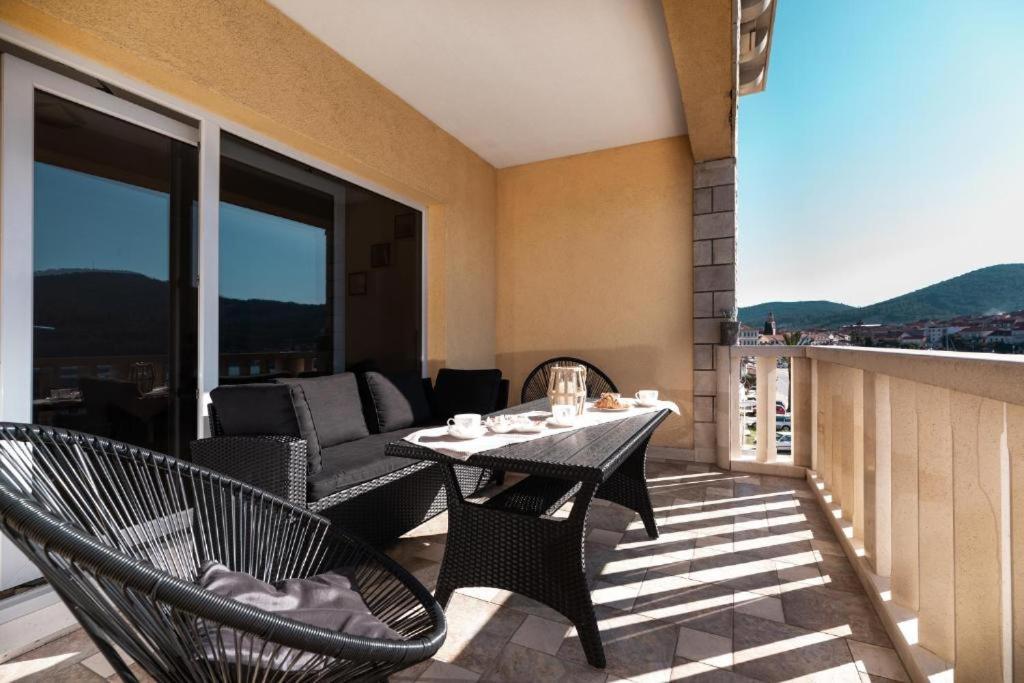Apartments Dea Caeli Vela Luka Bagian luar foto