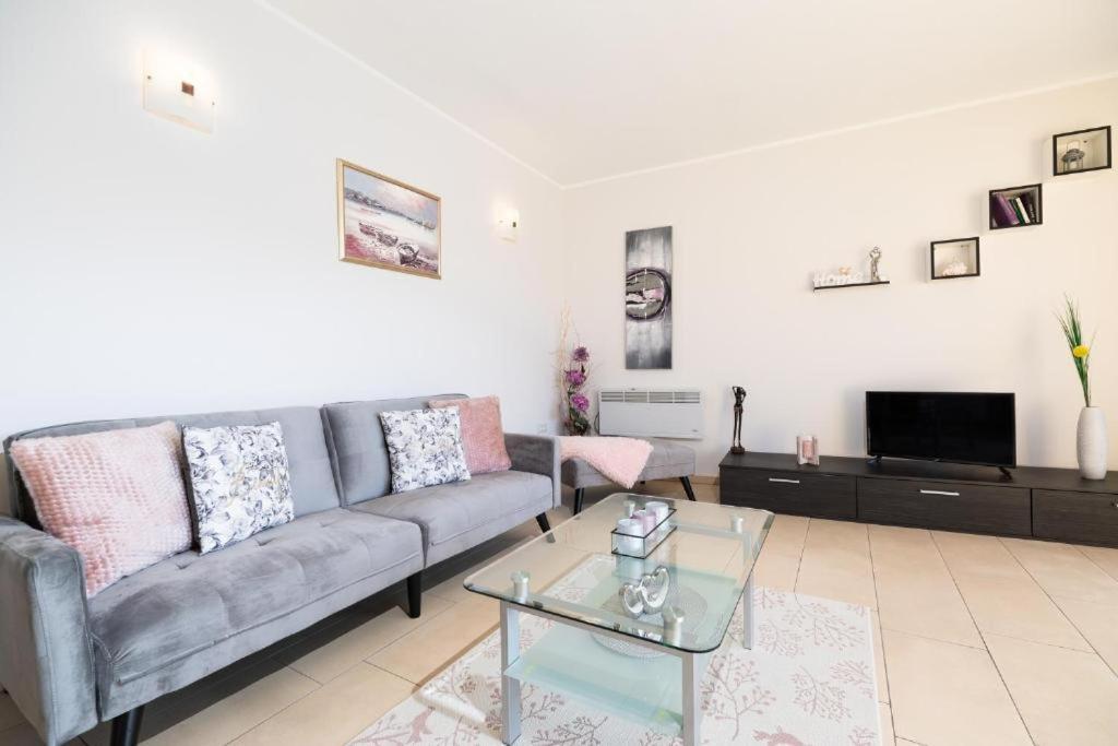 Apartments Dea Caeli Vela Luka Bagian luar foto