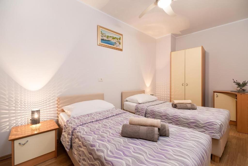 Apartments Dea Caeli Vela Luka Bagian luar foto