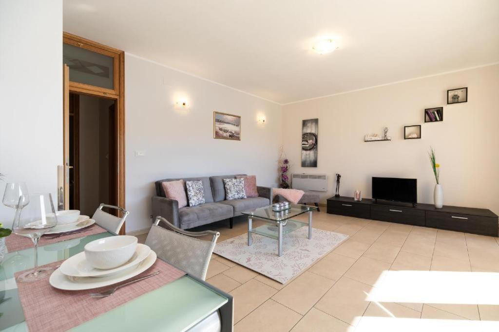 Apartments Dea Caeli Vela Luka Bagian luar foto