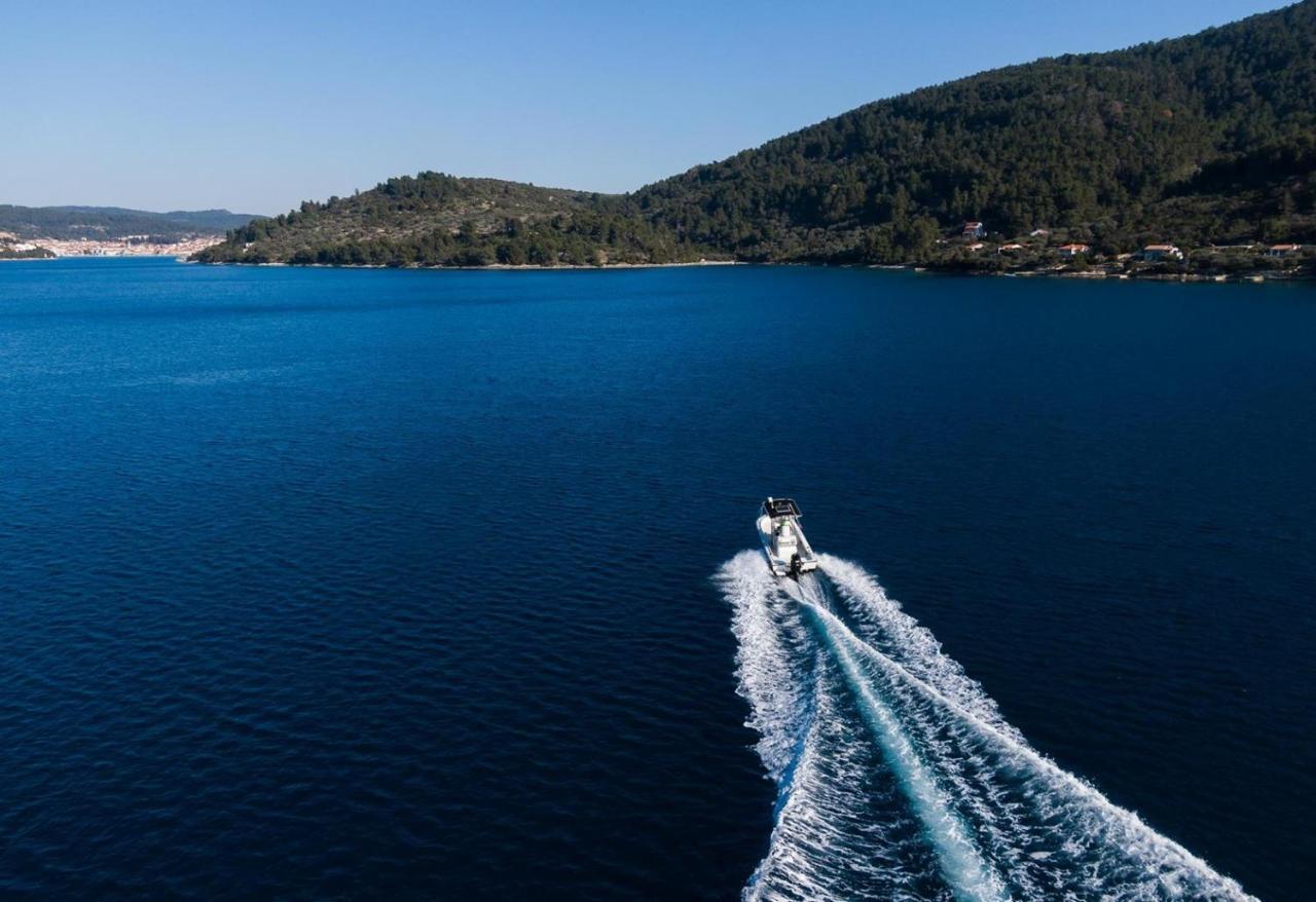 Apartments Dea Caeli Vela Luka Bagian luar foto